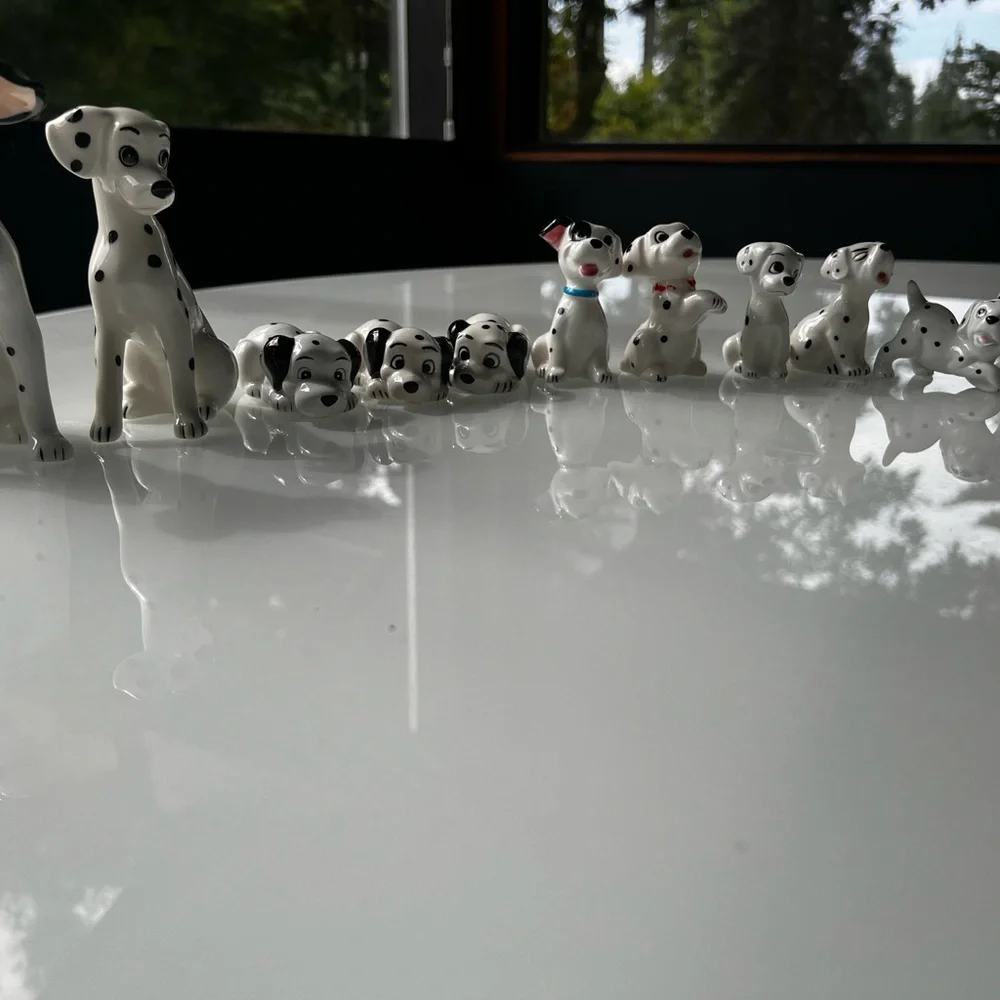 Vintage Disney 101 Dalmatian Figurines - Picture 4 of 7
